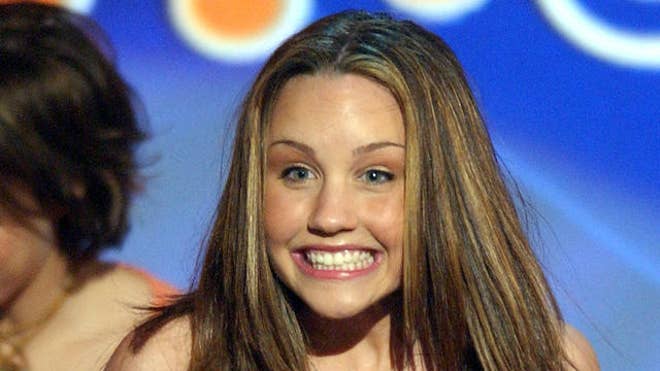 Amanda Bynes 660 2000 AP graphics bank.jpg